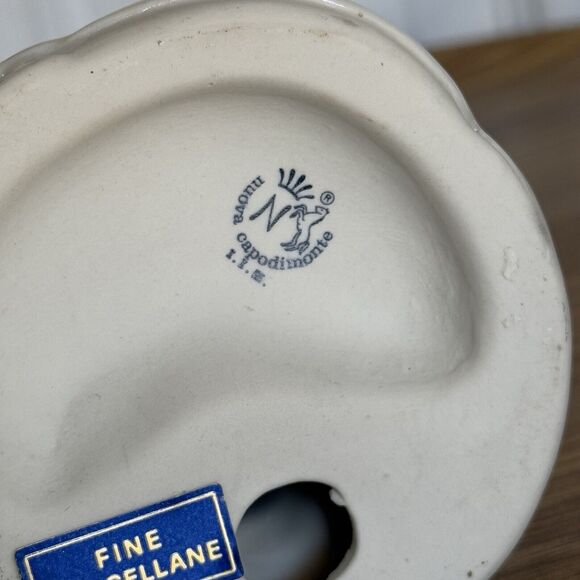 Vintage Nuova Capodimonte Singing Girl With Fox Pink Roses Porcelain Figurine - Picture 15 of 16